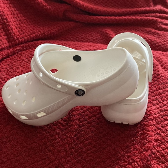 Crocs platform women’s size 10 white clogs “unisex” - Picture 12 of 13